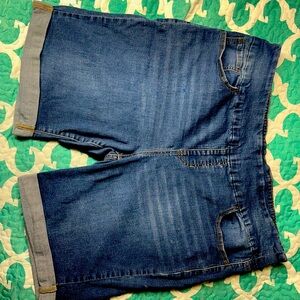 Elastic high waisted jeans